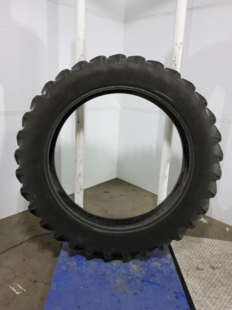 USED 320/90R46 Titan Farm TT49V Radial R-1W 148A8/148B 65% for